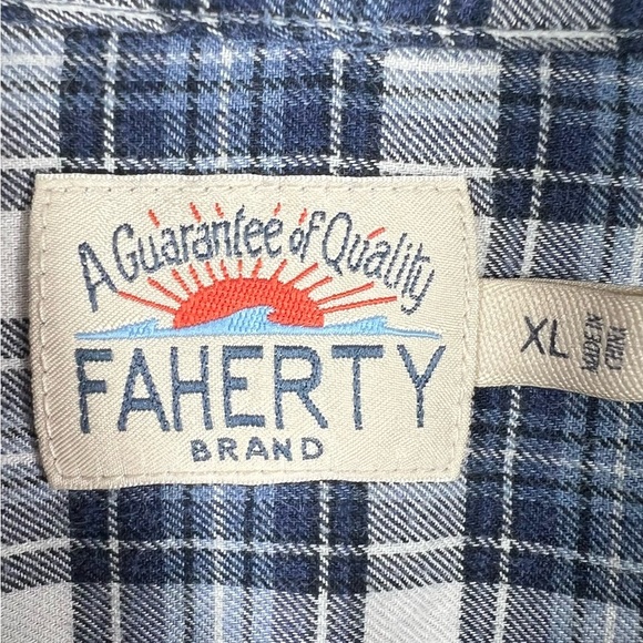 FAHERTY Men's Blue and White Plaid Button Down Long Sleeve Shirt Size XL - Picture 2 of 7
